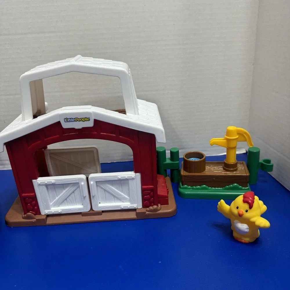 Fisher Price Little People Farm‎ Tractor Corn Hen & Water Pump Very Nice